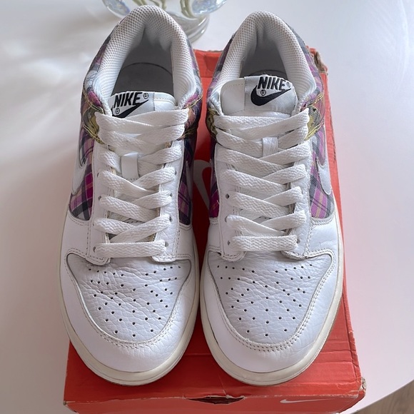 2007 WMNS Nike Dunk Low Size 7 - Picture 2 of 8
